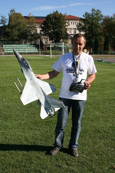 f16 (3)